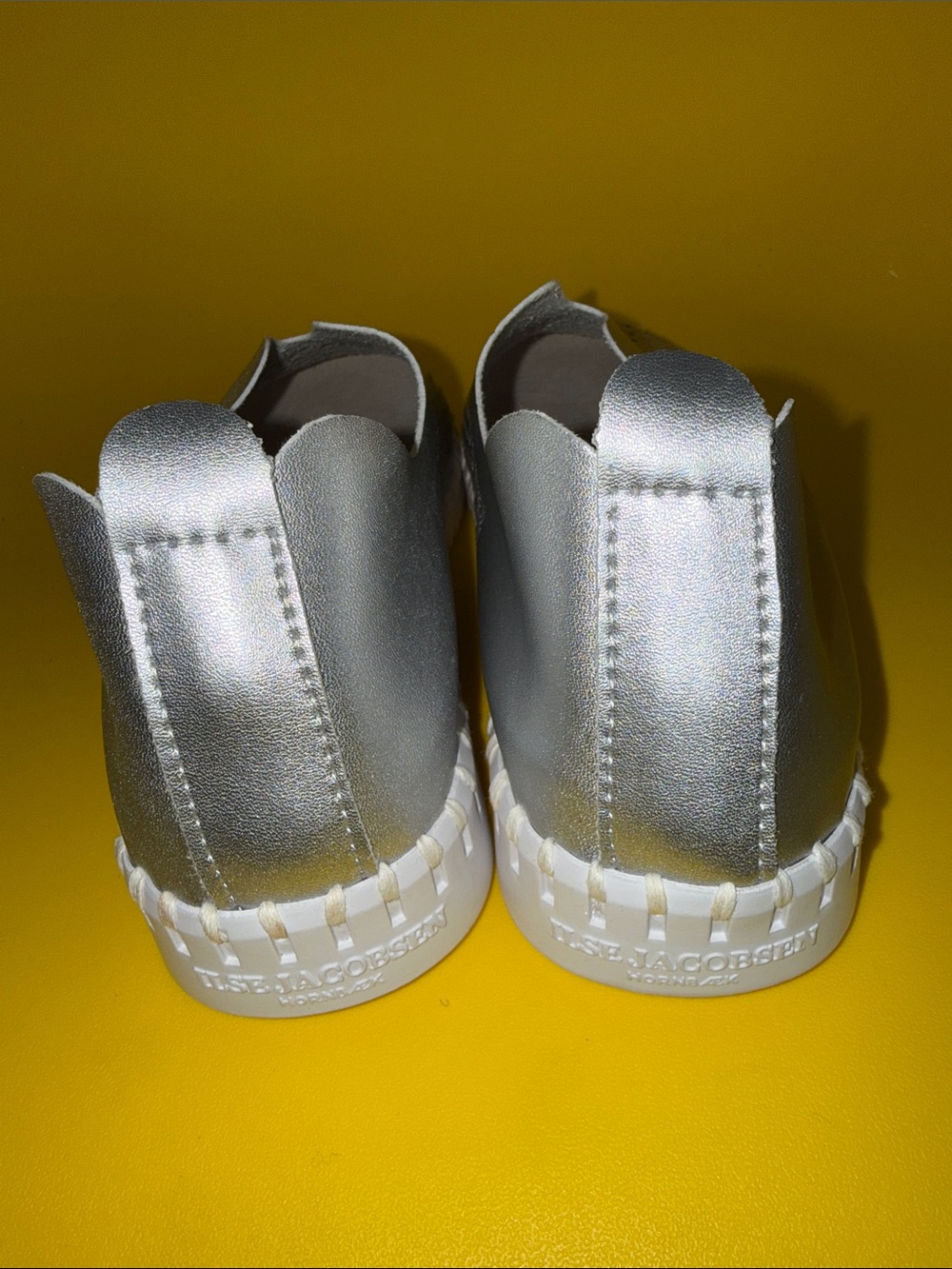 Ilse Jacobsen Silver Perforated Slip-On Mules - Picture 5 of 6